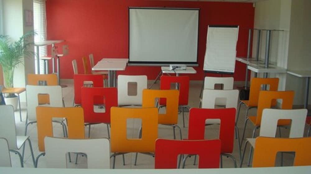 Premiere Classe Sens Nord- Saint Clement Exterior photo